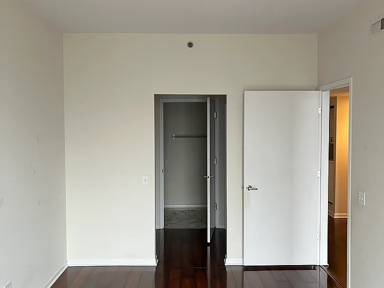 61 W 15th St #202 — Photo 16