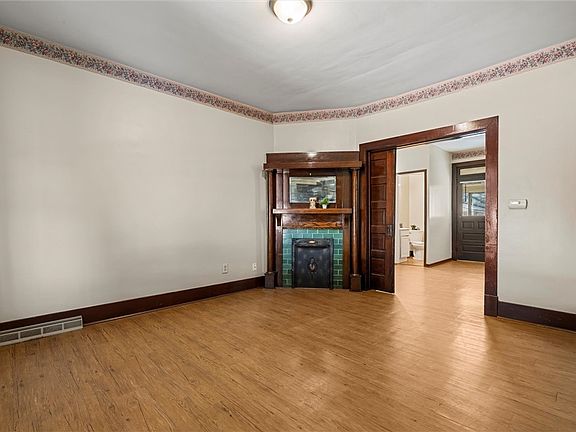 5th image of 325 Walnut St