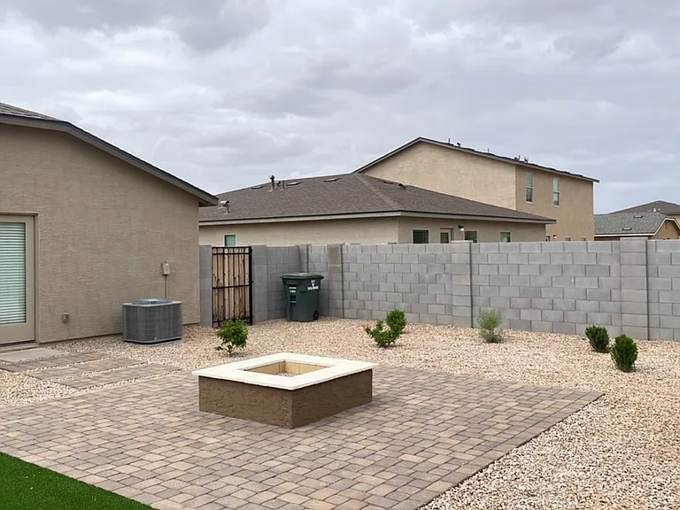 194 E Watson Pl — Photo 17
