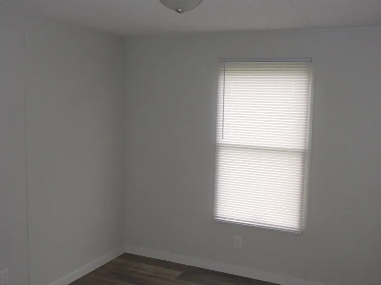 407 Martin Ct — Photo 13