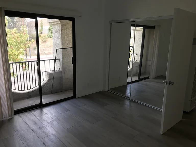 640 W Alondra Blvd #2 — Photo 6