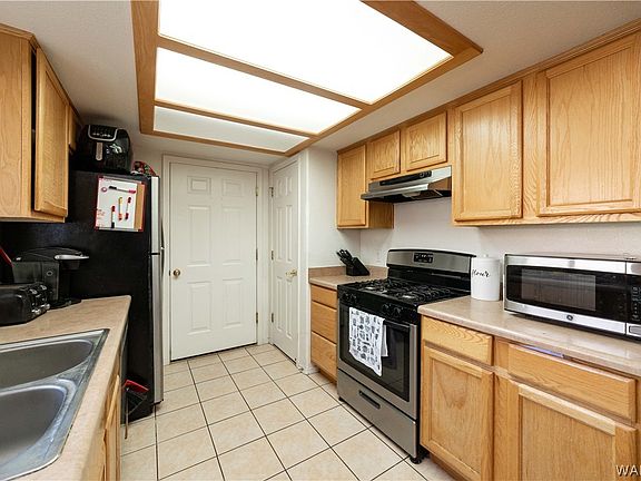 5th image of 2313 E Emerson Avenue