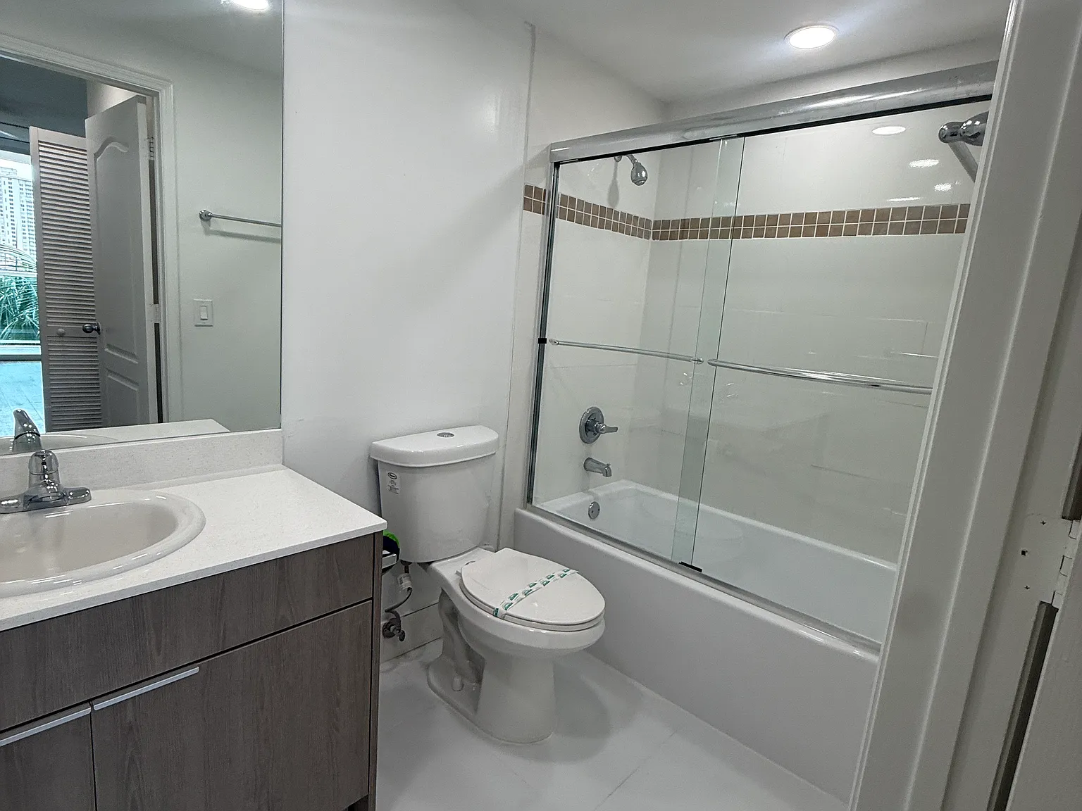 2 bed, 1020 sqft, $2,829 — Photo 4