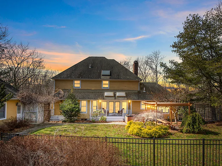 1559 Deerfield Rd — Photo 30