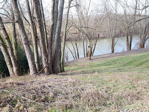 3rd image of 3983 Newark Rd