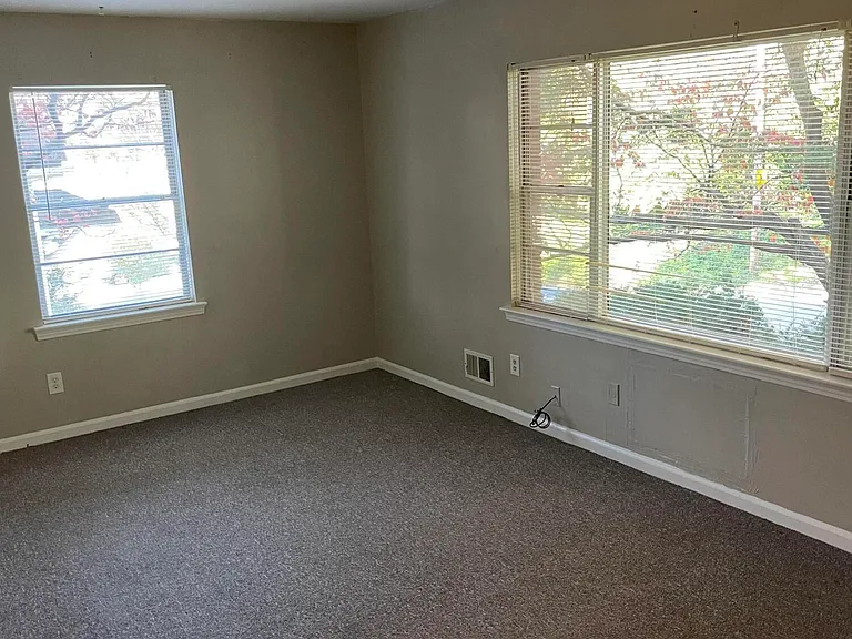 2624 Longview Ave #1 — Photo 4
