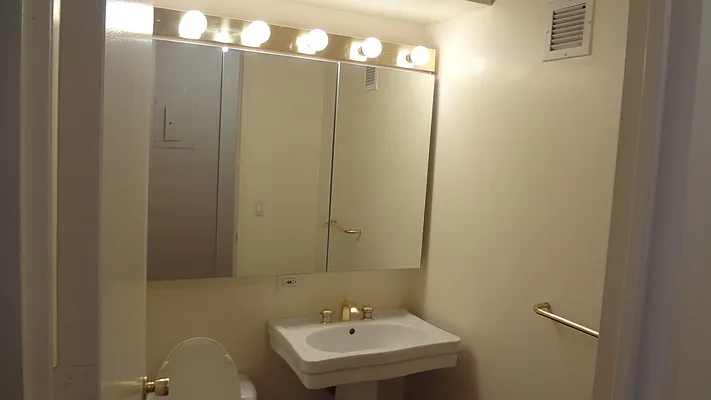 Rented by Royal Operation System | media 34