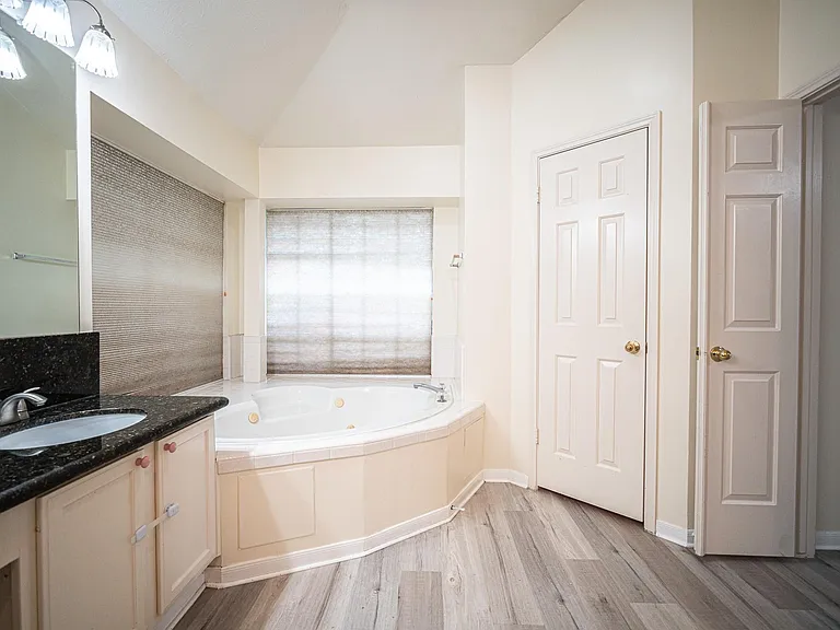4503 Oak Valley Dr — Photo 25