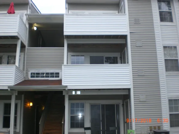 5 Thoroughbred Fare, Tinton Falls, NJ 07753