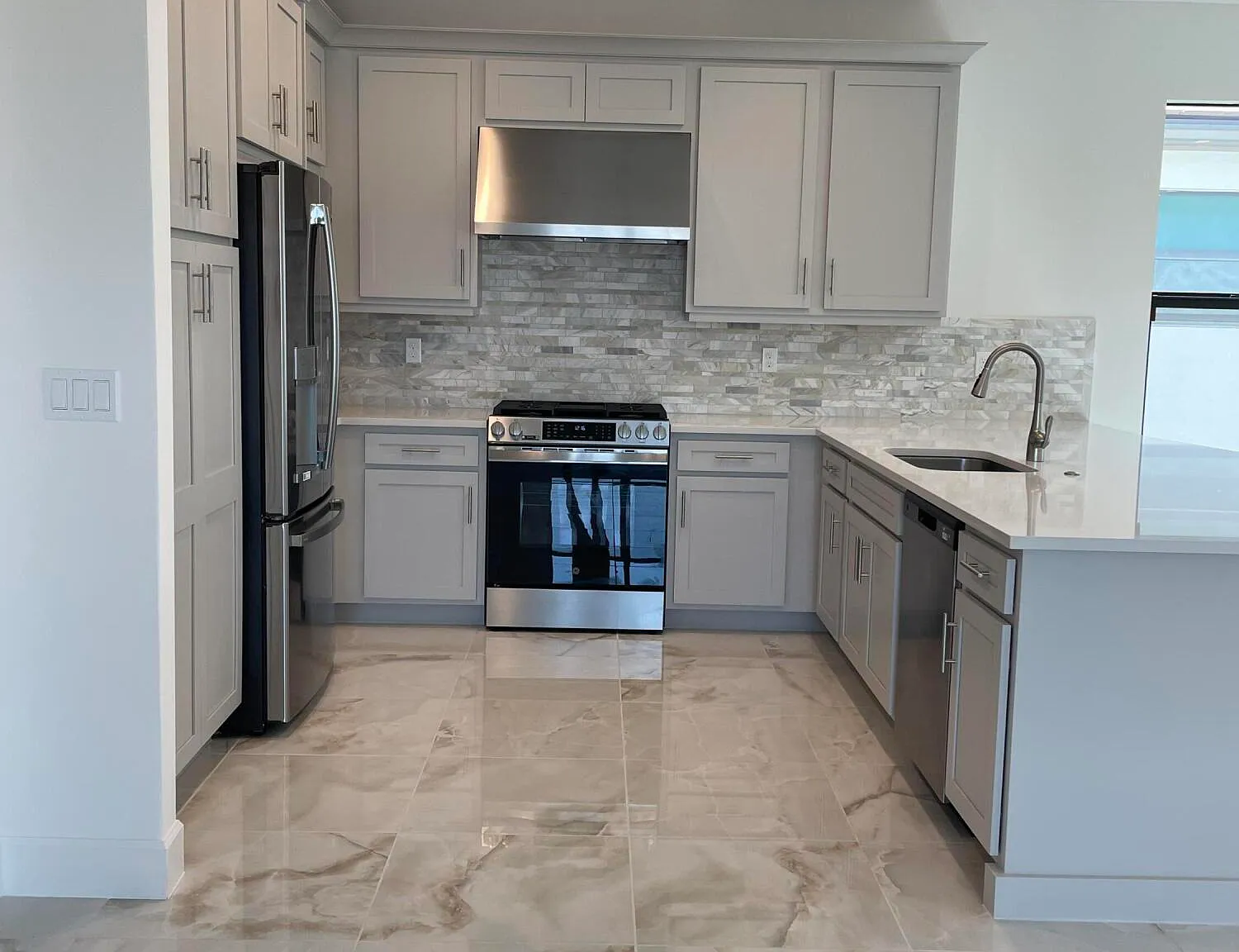 3 bed, 2.5 bath, 2254 sqft, $4,000 — Photo 3