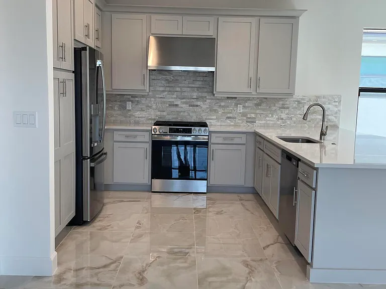 12450 SW Bungalow Ln — Photo 3