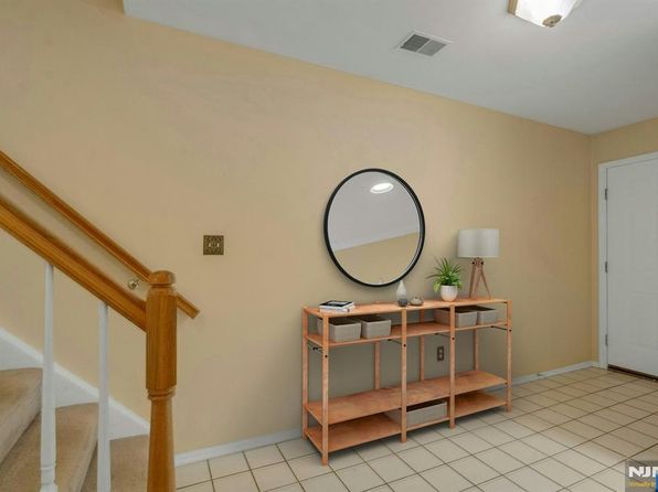 2161 Jordan Ct, Mahwah, NJ 07430