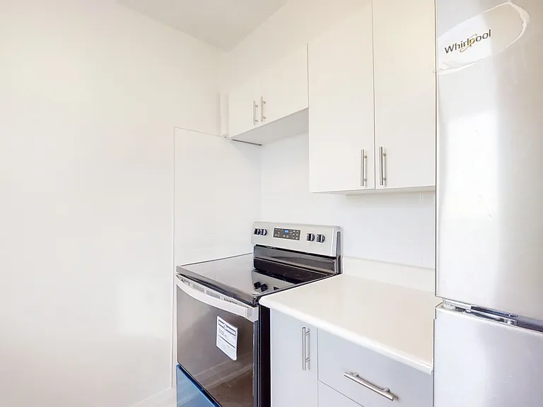 5000 Jane St — Photo 22