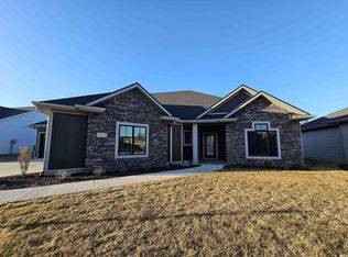 9765 Foxwood Psge, Fort Wayne, IN 46835