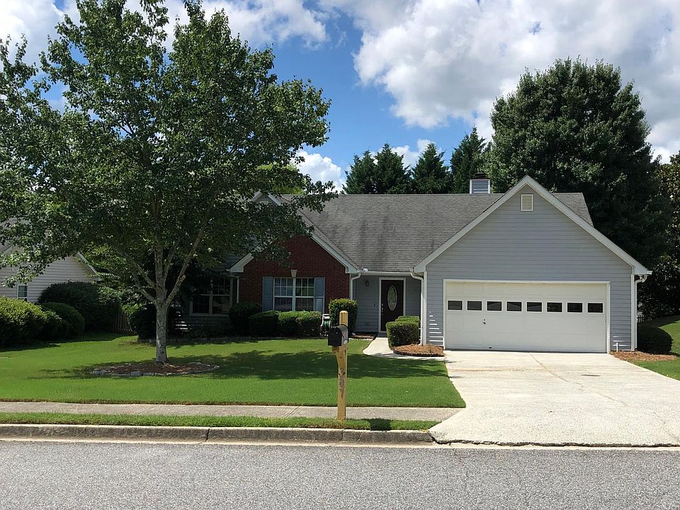 level lot ranch on nice street