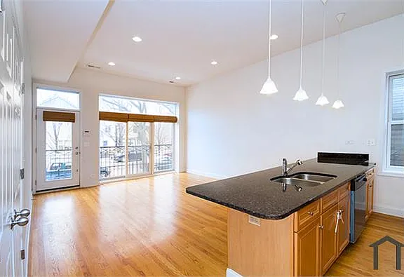 3 bed, 1300 sqft, $2,480 — Photo 1