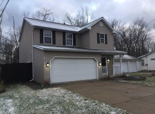 4852 Lakeview Dr, Mentor, OH 44060