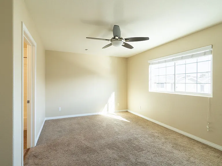 Junior Suite (12' X 11')