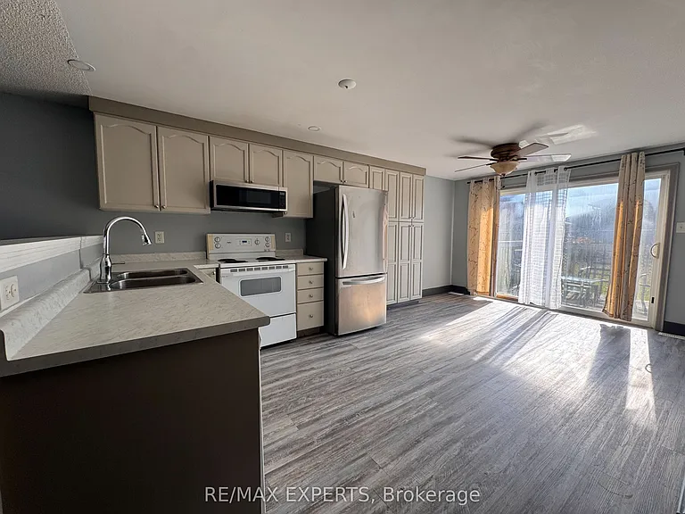 4 Ambler Bay #UPPER — Photo 13