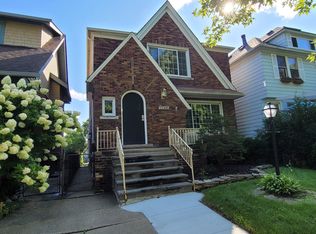 1146 Lakepointe St #1, Grosse Pointe, MI 48230