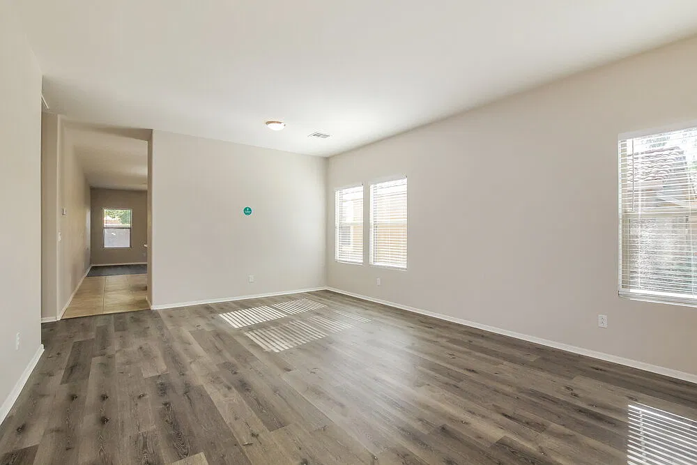 3 bed, 2.0 bath, 1564 sqft, $2,030 — Photo 4