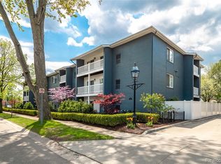 662 Purdy St APT 217, Birmingham, MI 48009