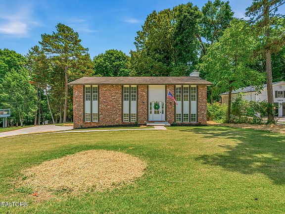 5th image of 10008 Bluegrass Rd