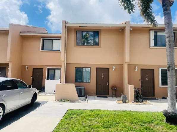 139 Sparrow Drive #2c, Royal Palm Beach, FL 33411