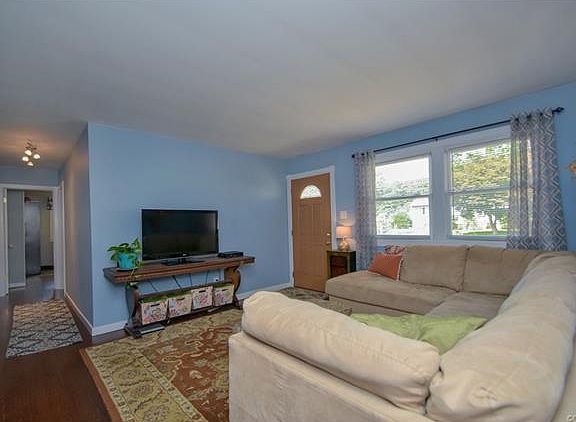 4th image of 1105 Kingsport Ln