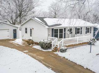 534 Beverly Hills St, Waterloo, IA 50701