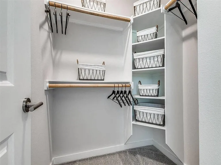 The Gregory Apartments — Photo 18