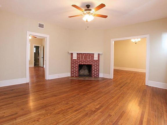 2nd image of 1120 SW 1st Ave
