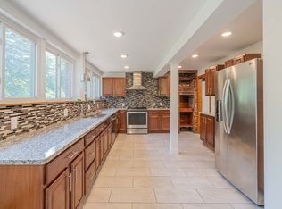 16 Foster Rd, Lexington, MA 02421