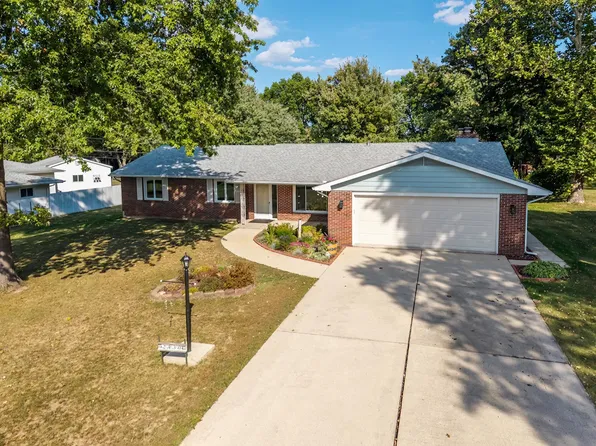 2430 Leesmoor Ln, Fort Wayne, IN 46808