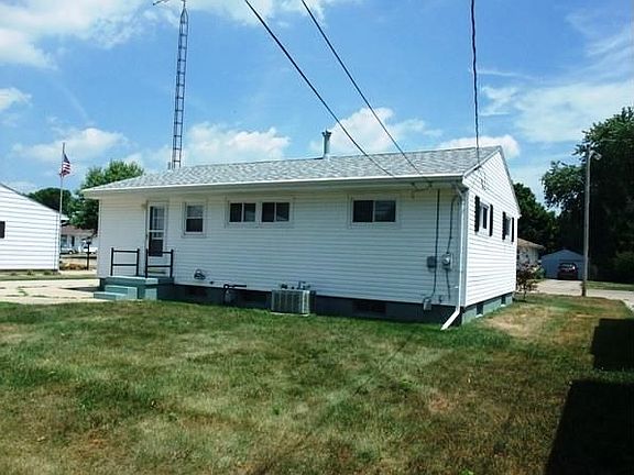 4th image of 492 Meadowlane Dr