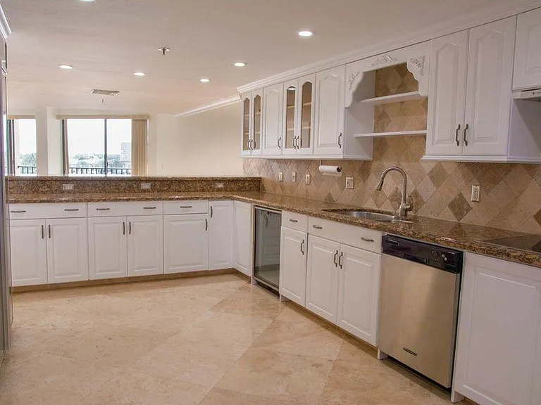 1035 S Federal Hwy #406 — Photo 58