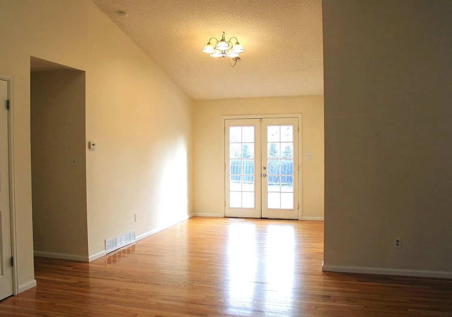 Lovely 3-Bedroom Home with Finished Basement & Fenced Yard in Fort Collins — Photo 3