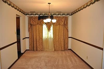 5th image of 2924 Lake Valley Dr