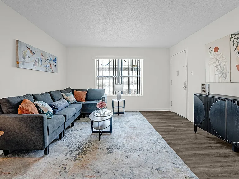 Emberly Apartments — Photo 14