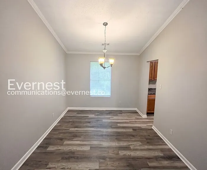 1487 Saint Dunstans Rd — Photo 7
