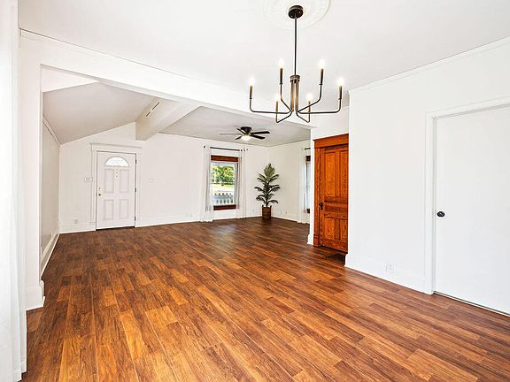 5th image of 6483 Hoyt St