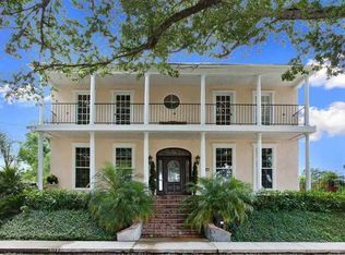 5256 Pratt Dr, New Orleans, LA 70122