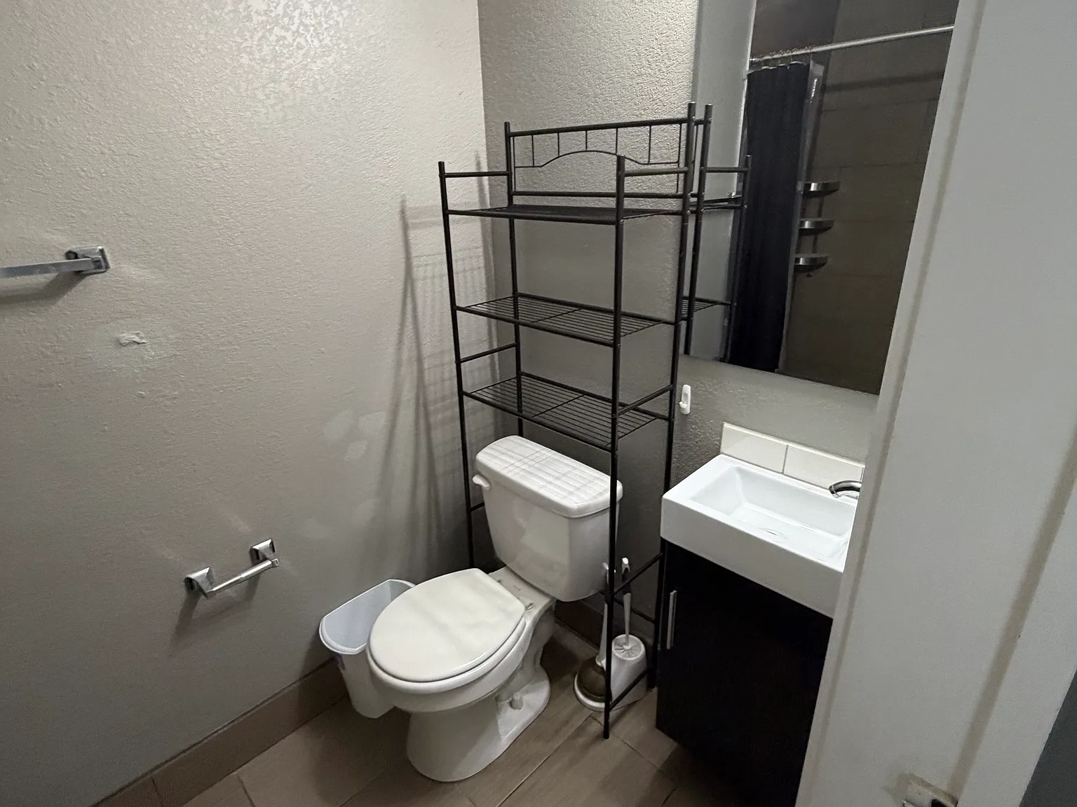 175 W 7th Ave — Photo 3