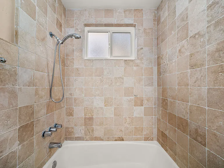 3751 Prestwick Dr — Photo 32