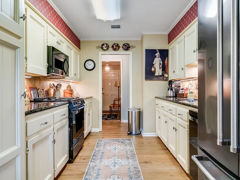 412 Woodvale Ave — Photo 11