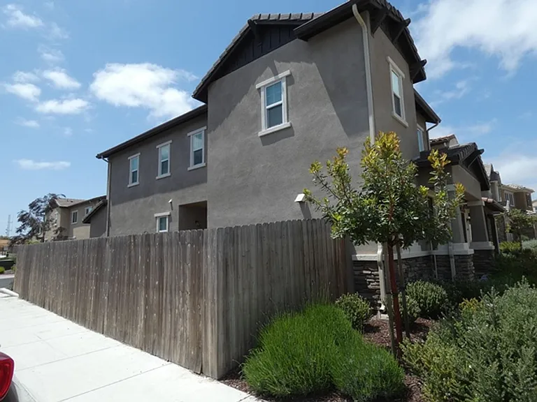 1973 Sterling Pl — Photo 12