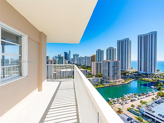 3rd image of 300 Bayview Dr APT 2115