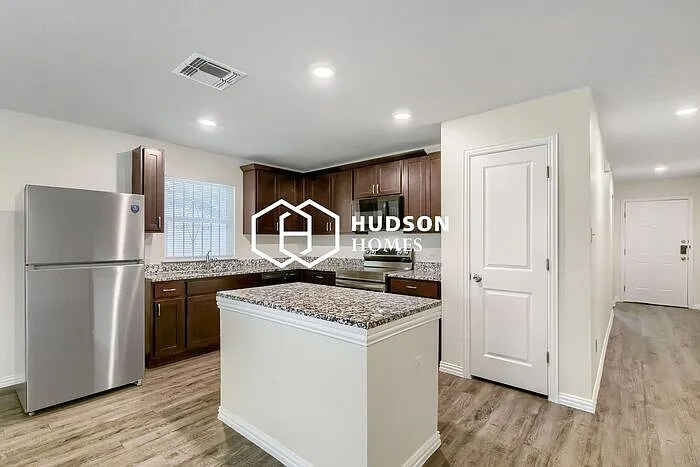 574 Morningview Dr — Photo 6