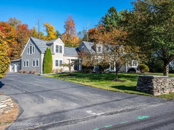 616 Glenburn Rd, Clarks Green, PA 18411