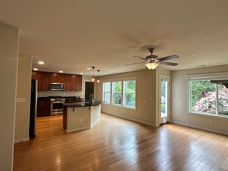 1319 Foreman Rd — Photo 5
